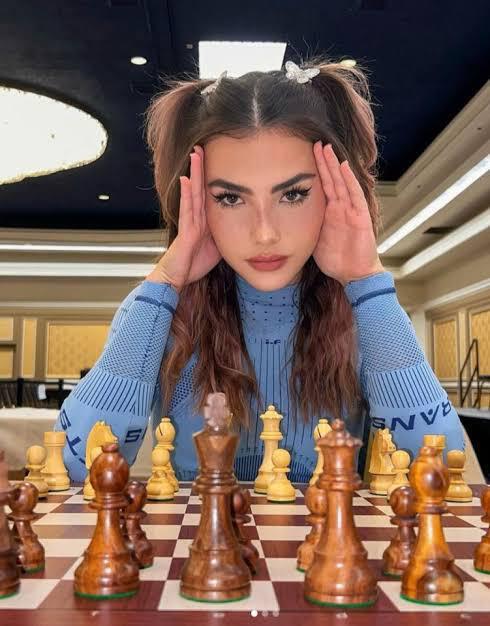 Andrea Botez sexy chess